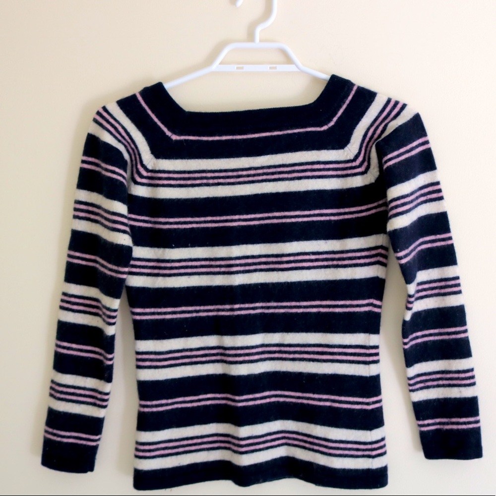 Small size cashmere sweater